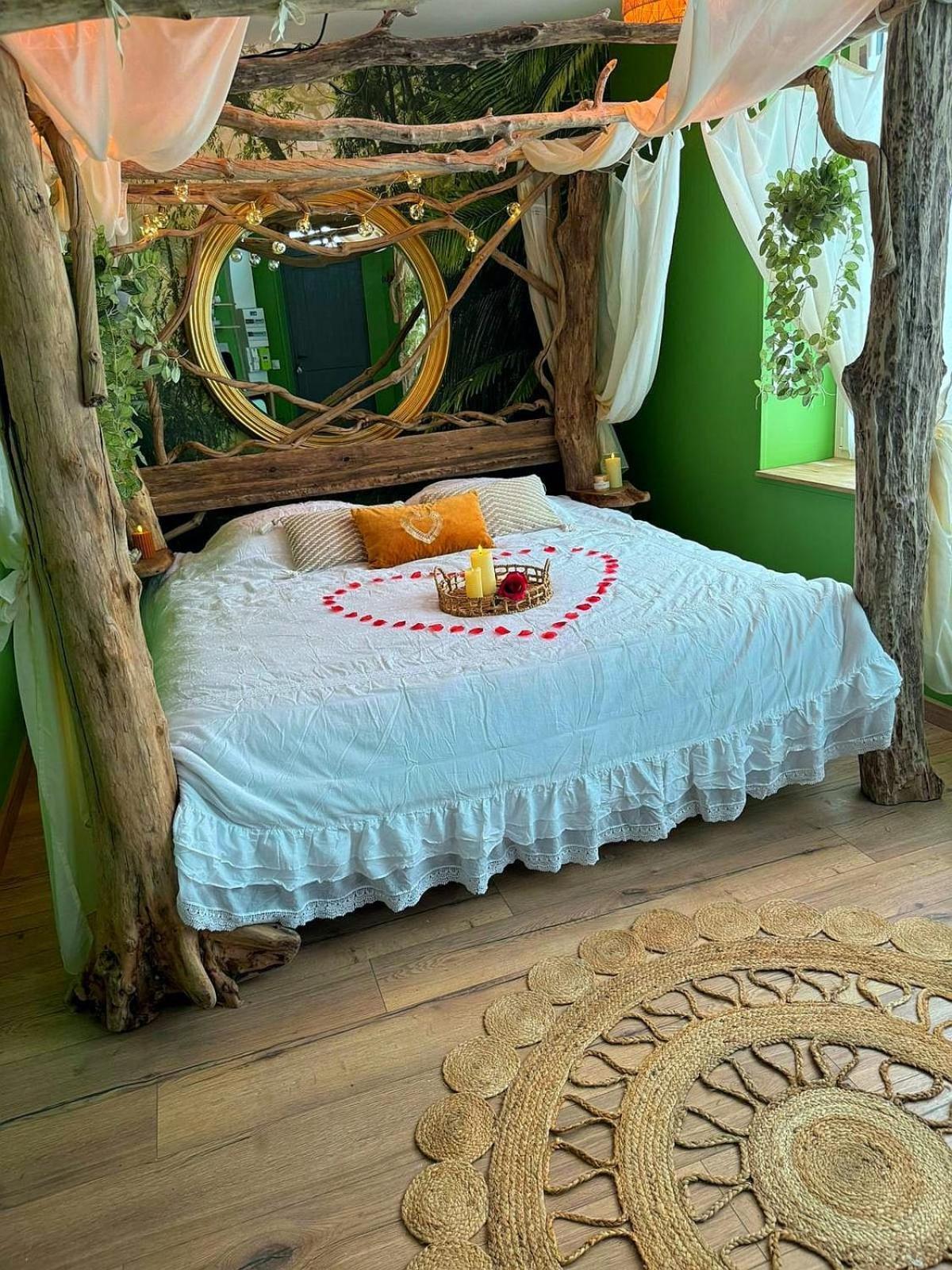 Apartment La Jungle Insolite, Spa, Ecran Cinema, Lit A Baldaquin King Size, Day Use, 10 Min Centre *