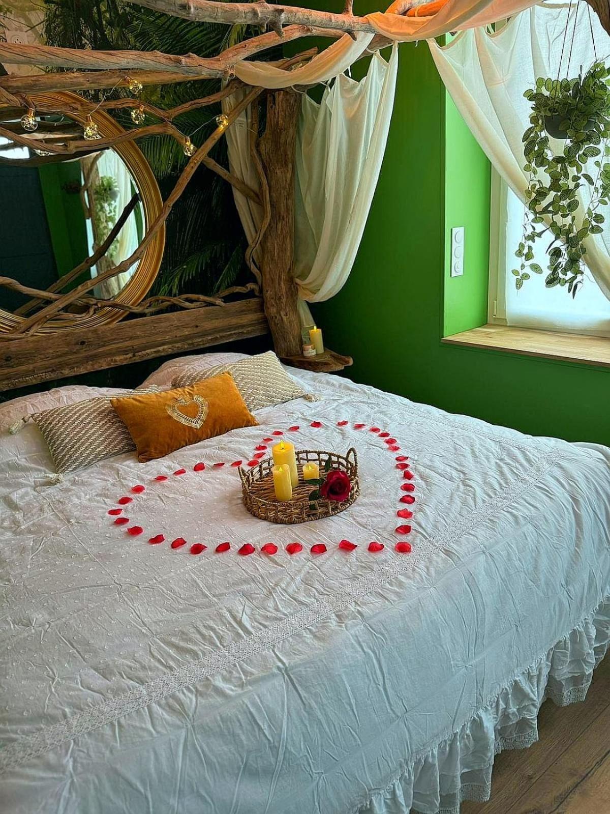 La Jungle Insolite, Spa, Ecran Cinema, Lit A Baldaquin King Size, Day Use, 10 Min Centre * Amiens